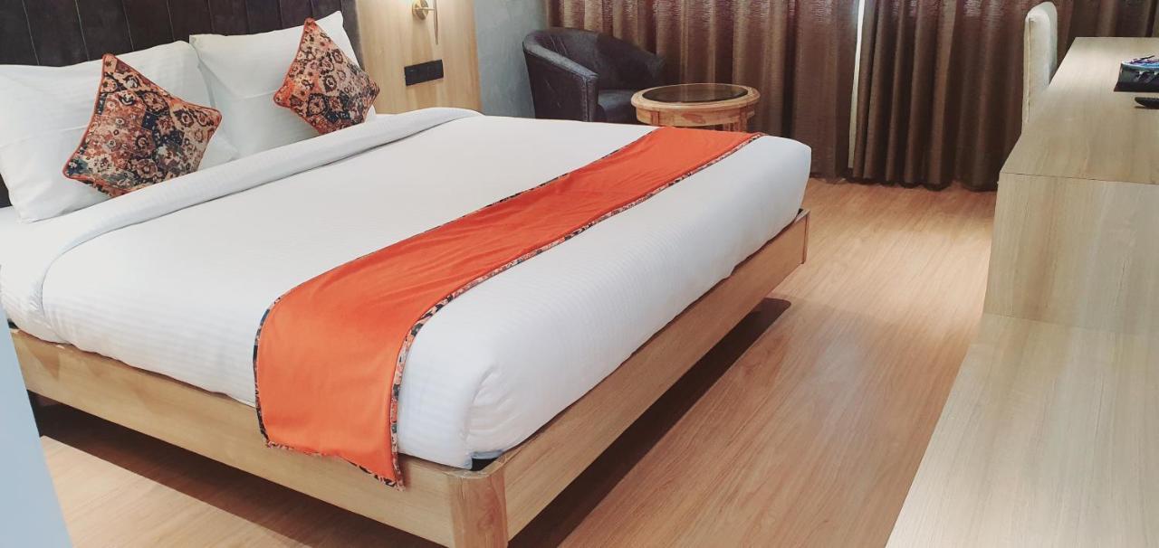 Hotel Klg Altoria Chandīgarh 外观 照片